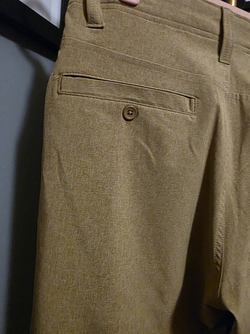 50% off ~Volcom Men's Hybrid Walk Shorts Khaki Size 30 Performance Stretch - Picture 9 of 13